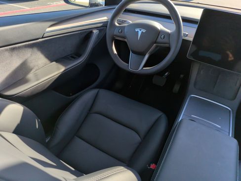 Used 2024 Tesla Model Y Long Range image 28