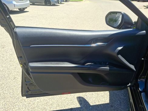 Used 2024 Toyota Camry SE FWD image 14