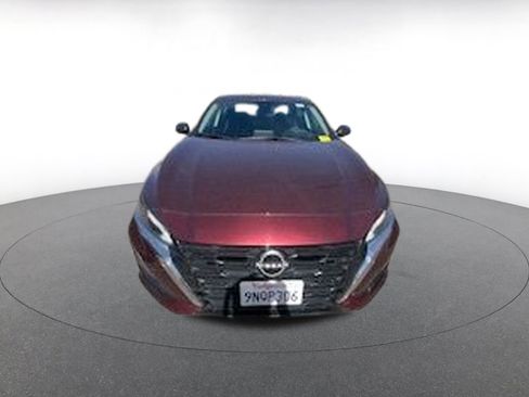 Used 2025 Nissan Altima 2.5 SV image 2