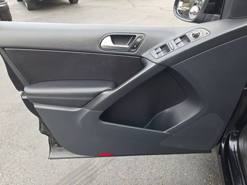 Used 2012 Volkswagen Tiguan S FWD image 23