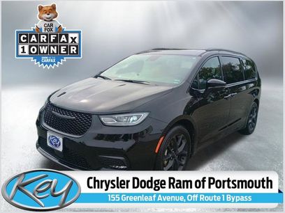 Used 2025 Chrysler Pacifica Limited