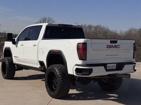 Used 2024 GMC Sierra 2500 AT4 w/ AT4 Premium Plus Package image 4