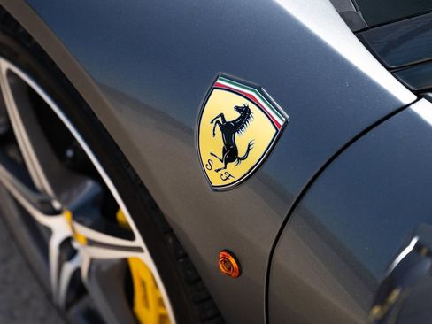 Used 2015 Ferrari 458 Italia Coupe RWD image 15