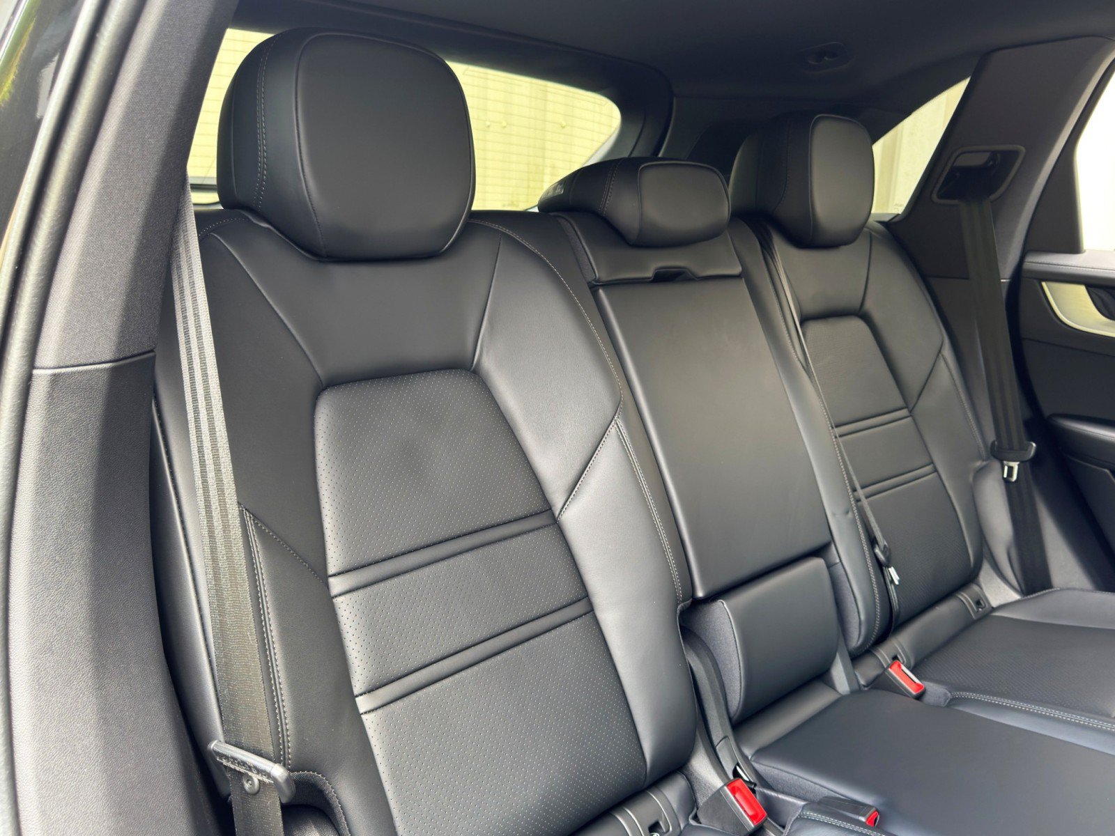 Used 2025 Porsche Cayenne S w/ Premium Package Plus AWD/4WD image 39