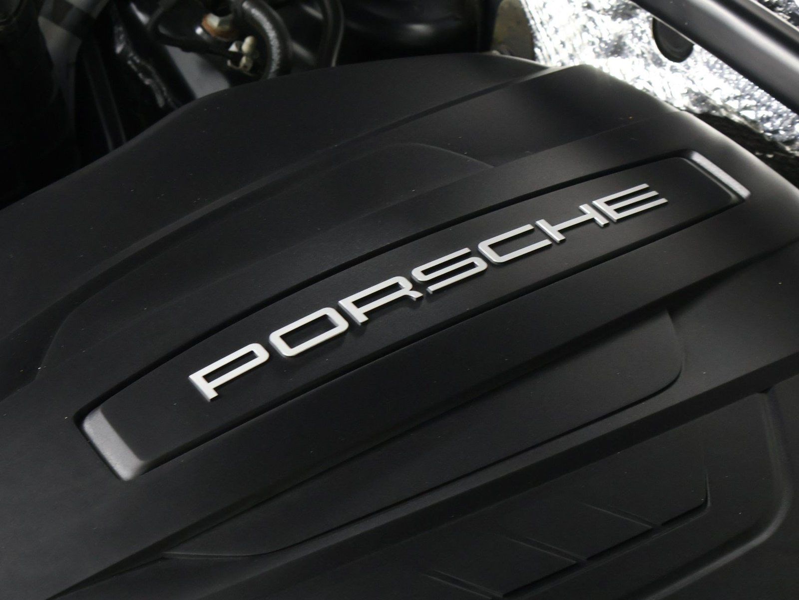 Certified 2021 Porsche Macan AWD/4WD image 27