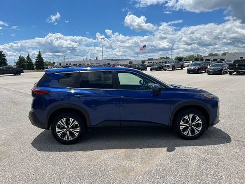 Used 2023 Nissan Rogue SV AWD/4WD image 4