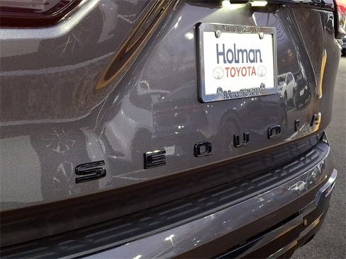 Certified 2023 Toyota Sequoia Platinum image 31