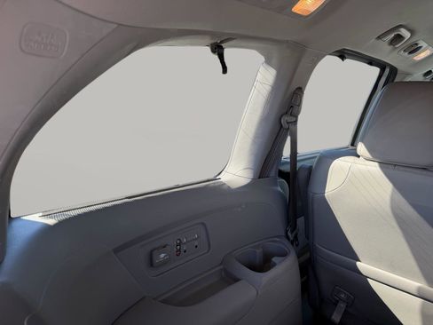 Used 2016 Honda Odyssey Touring Elite image 22