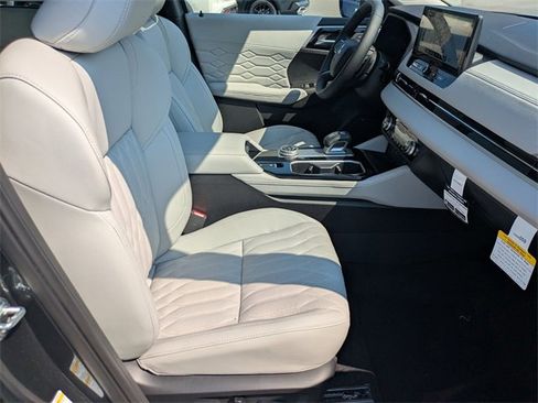 New 2025 Mitsubishi Outlander SEL image 33