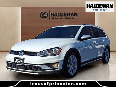 Used 2017 Volkswagen Golf Alltrack SE image 1
