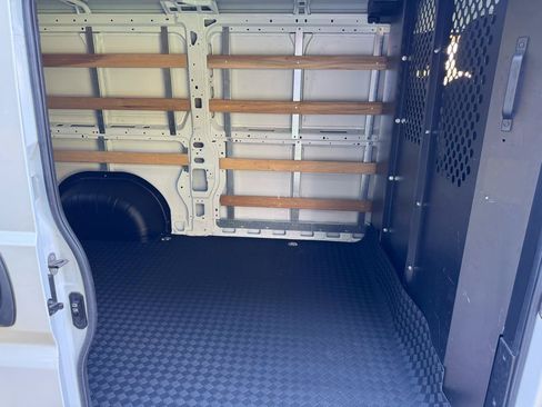 Used 2025 RAM ProMaster 2500 w/ U-Haul Equipment Group FWD image 19