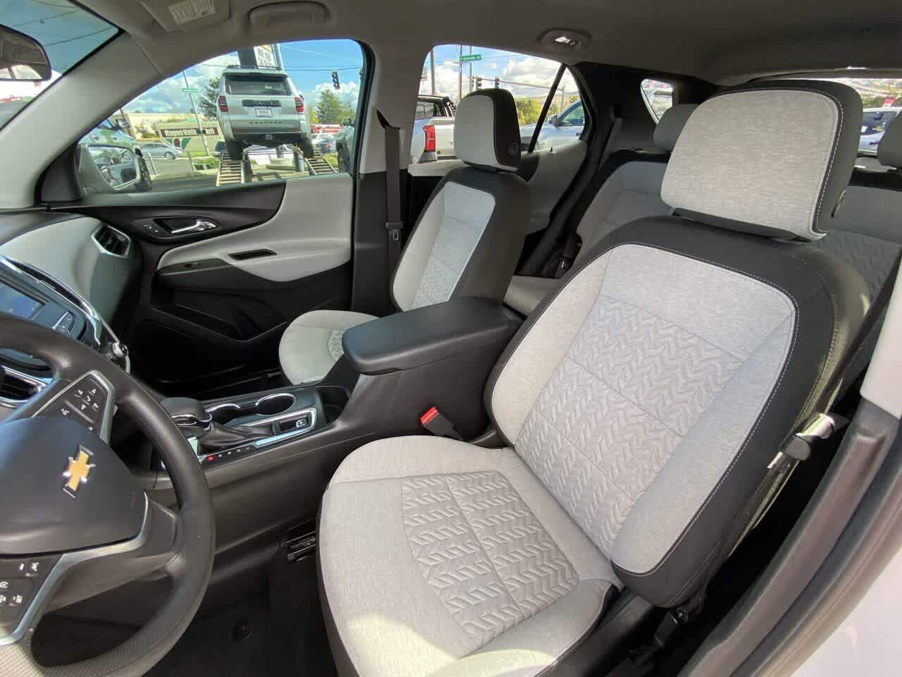 Used 2023 Chevrolet Equinox LS w/ LS Convenience Package AWD/4WD image 11