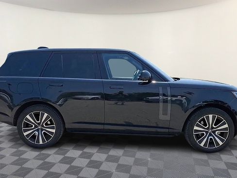 Certified 2023 Land Rover Range Rover SE image 9