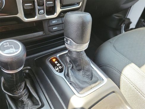 Certified 2021 Jeep Gladiator Sport image 14