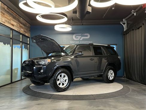 Used 2021 Toyota 4Runner SR5 AWD/4WD image 25
