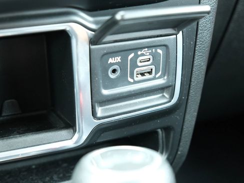 Used 2020 Jeep Wrangler Unlimited Sport image 28