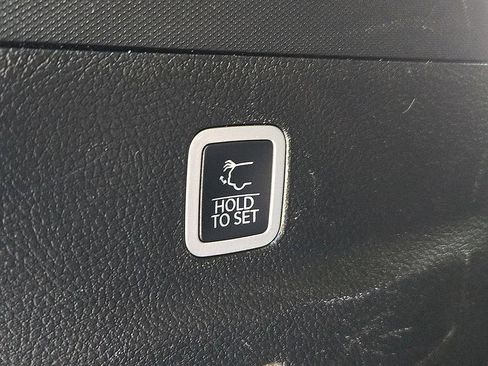 Used 2024 Jeep Wagoneer L Series II w/ Flexible Seating Group AWD/4WD image 34