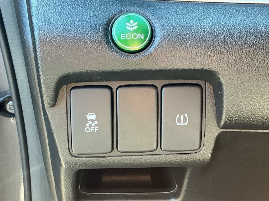 Used 2015 Honda CR-V LX image 12