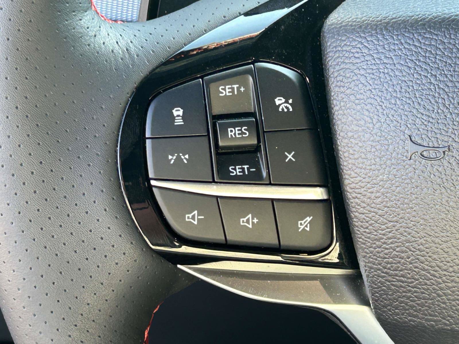 Used 2025 Ford Explorer ST AWD/4WD image 18