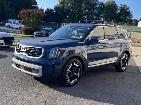 Used 2024 Kia Telluride S w/ S Sunroof Package AWD/4WD image 3