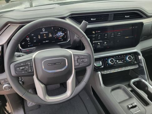New 2026 GMC Sierra 2500 Denali w/ Denali Reserve Package image 15
