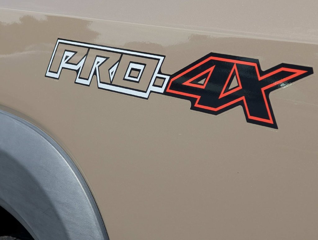 Used 2022 Nissan Frontier PRO-4X w/ Pro-4X Premium Package AWD/4WD image 9
