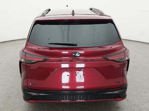 New 2026 Toyota Sienna XSE FWD image 3