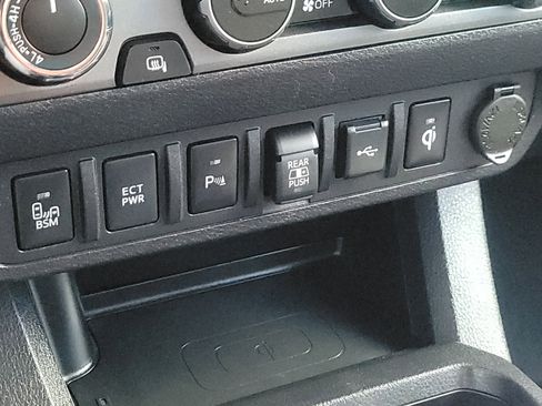 Used 2023 Toyota Tacoma 4x4 Double Cab image 21