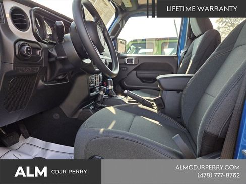 New 2026 Jeep Gladiator Sport AWD/4WD image 10
