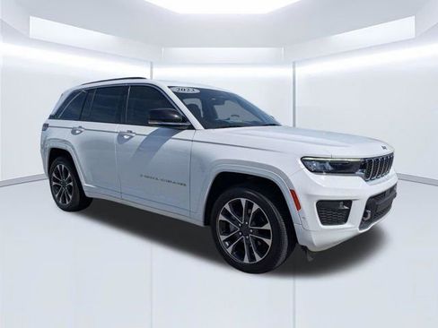 Used 2023 Jeep Grand Cherokee Overland w/ Luxury Tech Group IV AWD/4WD image 2