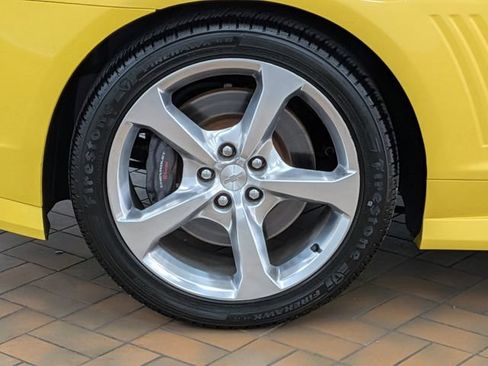 Used 2015 Chevrolet Camaro SS RWD image 11