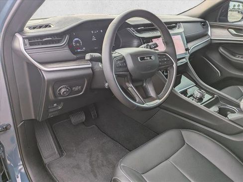 Used 2026 Jeep Grand Cherokee Limited AWD/4WD image 6