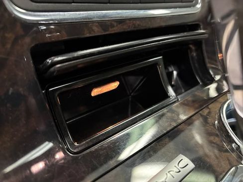 Used 2016 Lincoln Navigator Select AWD/4WD image 30
