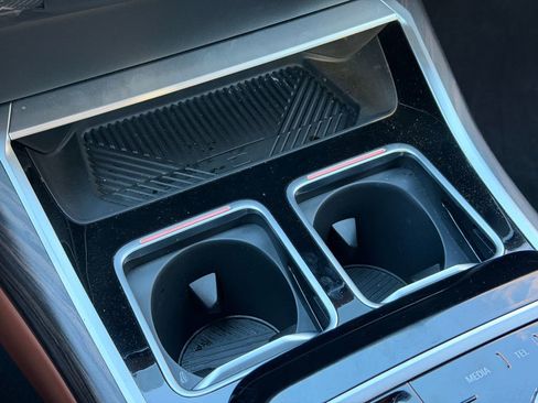 Used 2023 BMW 760i xDrive image 23