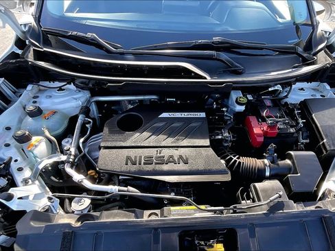 Used 2024 Nissan Rogue SV image 30