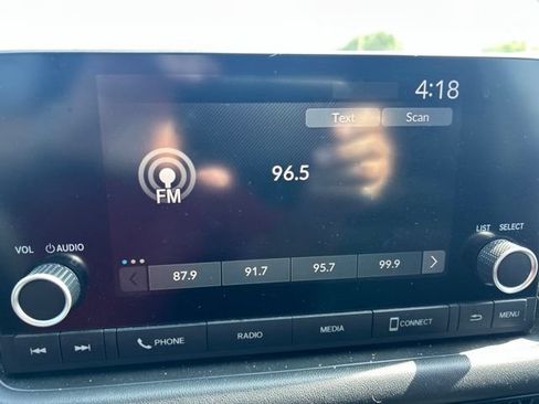 Used 2023 Honda HR-V LX image 12