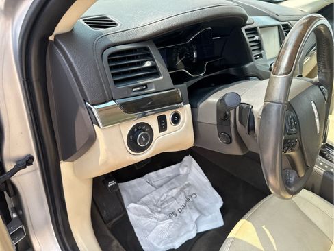 Used 2013 Lincoln MKS FWD image 22