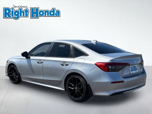 Used 2024 Honda Civic Sport image 4