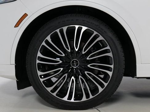 Used 2026 Lincoln Aviator Black Label w/ Dynamic Handling Package AWD/4WD image 38