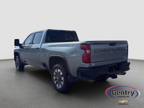 Used 2024 Chevrolet Silverado 2500 Custom w/ Custom Convenience Package AWD/4WD image 4