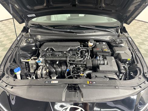 Used 2025 Hyundai Elantra Limited FWD image 39