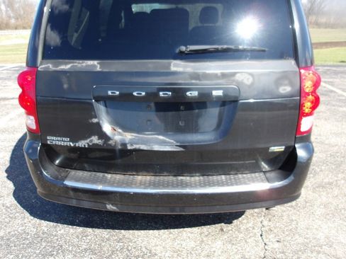 Used 2012 Dodge Grand Caravan SXT FWD image 38