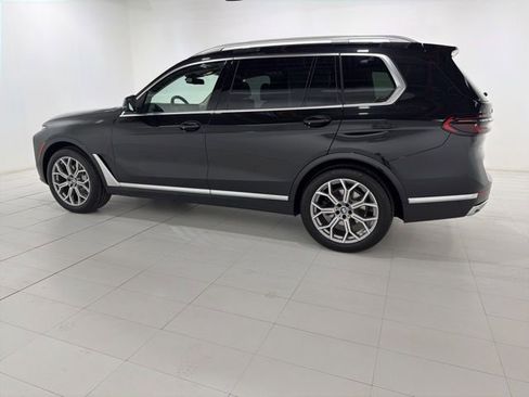 Used 2026 BMW X7 xDrive40i w/ Premium Package image 2