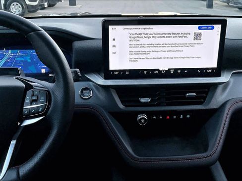 Used 2025 Ford Explorer ST-Line image 7