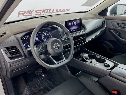 Used 2023 Nissan Rogue S image 31