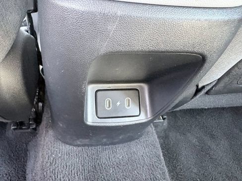 Used 2024 Hyundai Elantra Limited FWD image 9