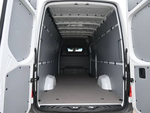 Certified 2024 Mercedes-Benz eSprinter 170 Cargo image 11