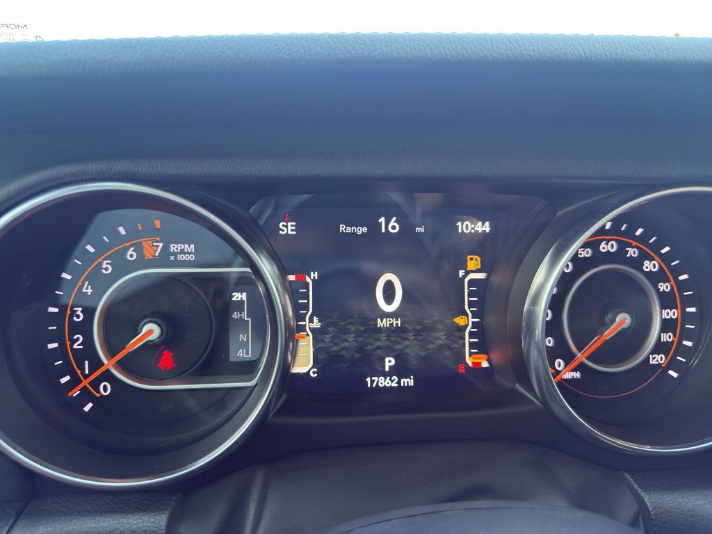 Used 2023 Jeep Gladiator Overland AWD/4WD image 14