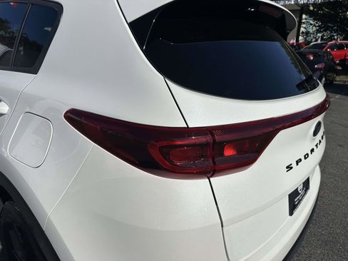 Used 2022 Kia Sportage Nightfall Edition image 9