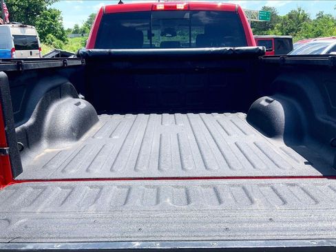 Used 2022 RAM 1500 Classic SLT w/ Trailer & Traction Group AWD/4WD image 4